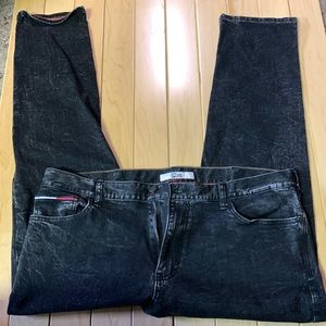 Men’s 40-32 slim fit Tommy jean. Black with fade pattern. No flaws